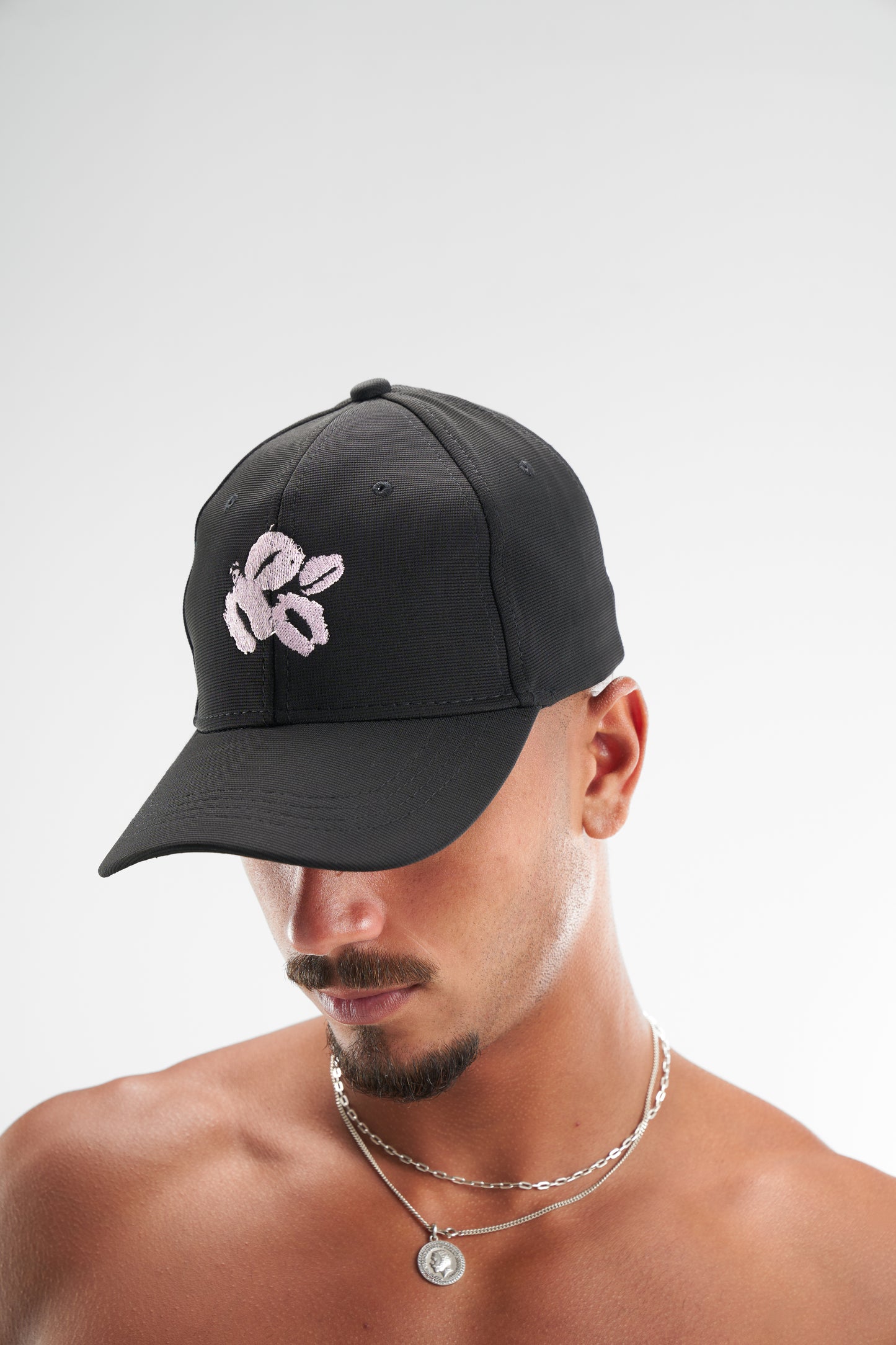 Black Kiss Cap