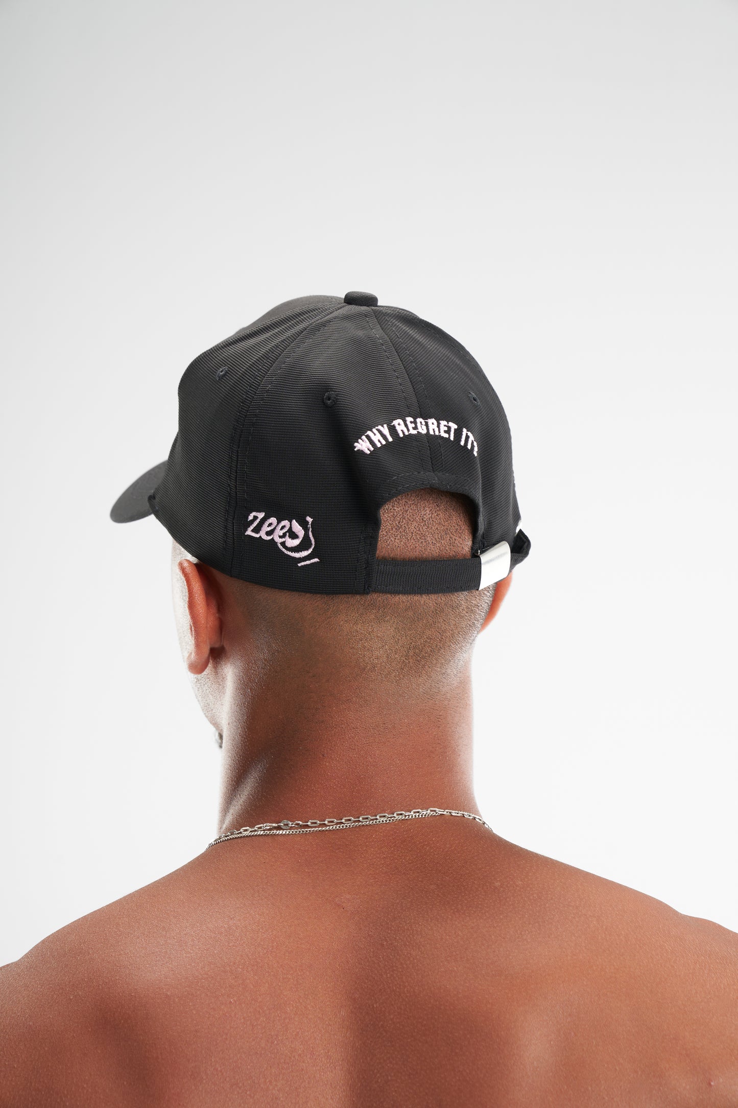 Black Kiss Cap